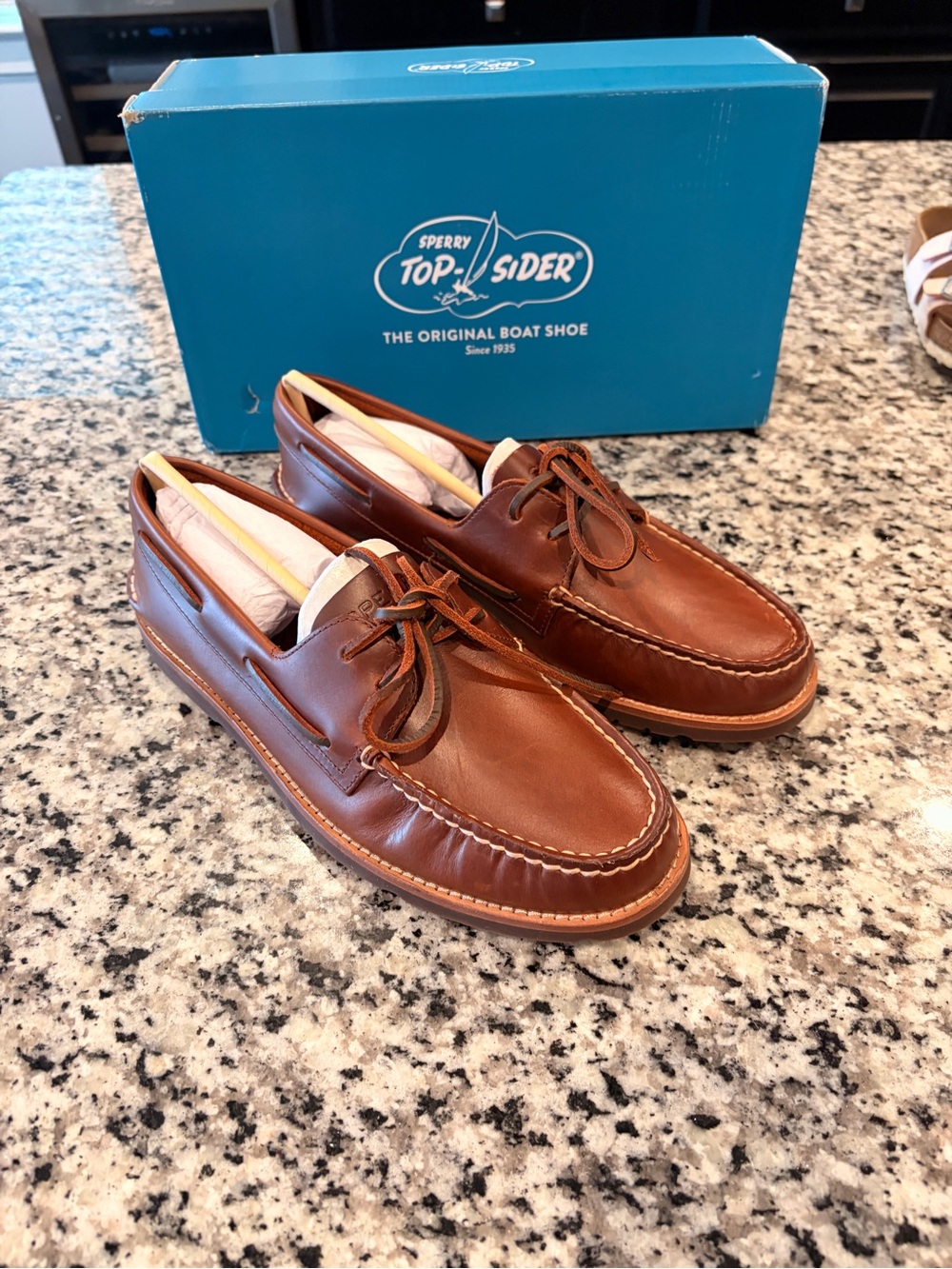 Brand New Sperry Men's 9.5 Chestnut Leather Classic Boat Shoes